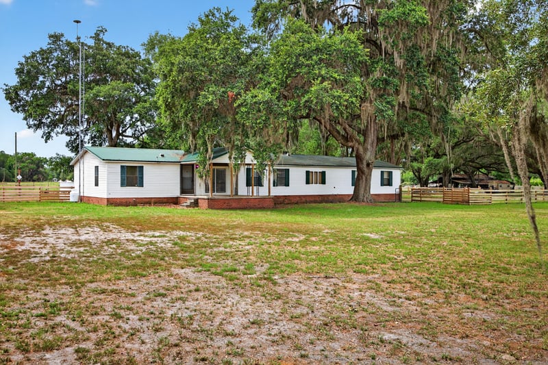Photo 5 of 11844 SW County Rd 18, Hampton, FL 32044, photographed by Megapixeler