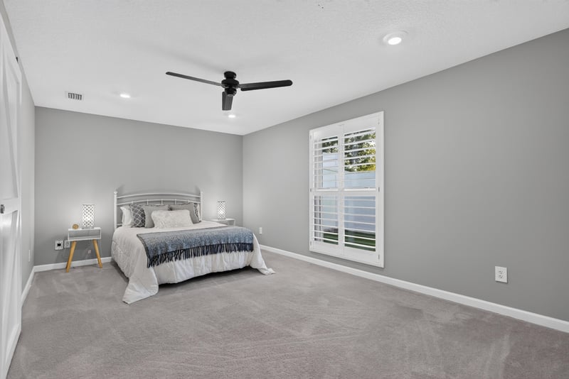 Bedroom with natural light, photographed by Megapixeler on Birch Run E, Orange Park