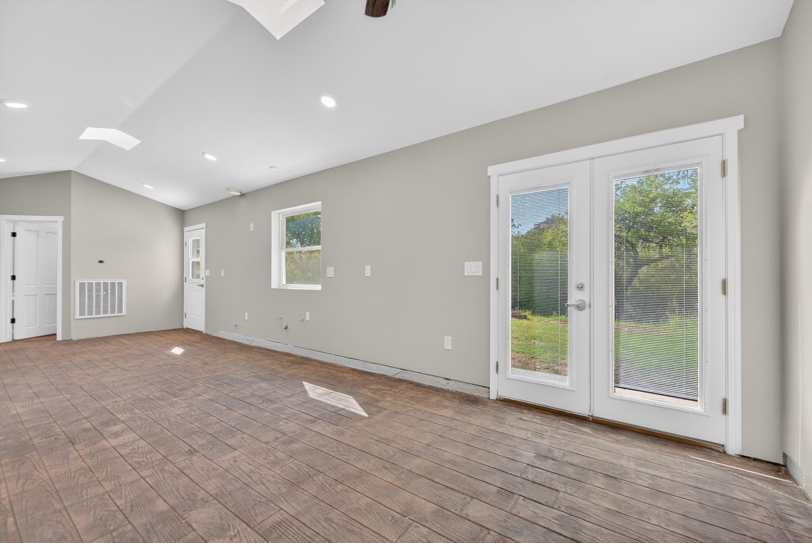 30919 Auberry Rd, photo 94