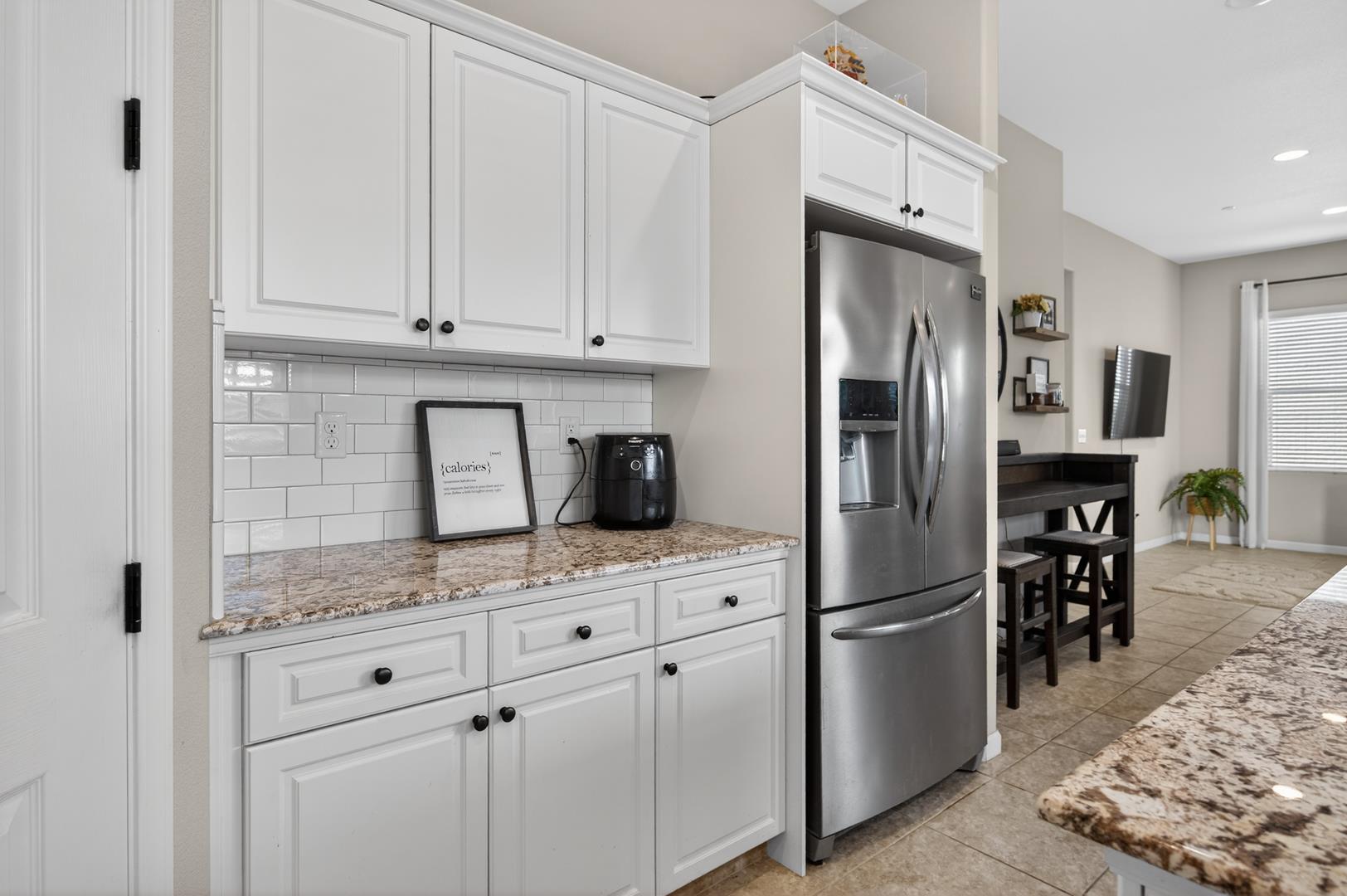 2098 Axelson Dr, photo 32