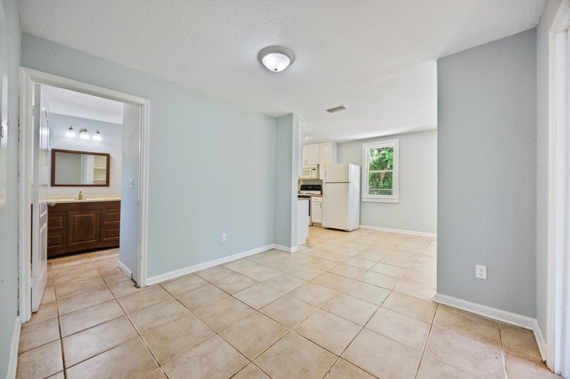 Photo 13 of 1011 Glencarin St, Jacksonville, FL 32208, photographed by Megapixeler