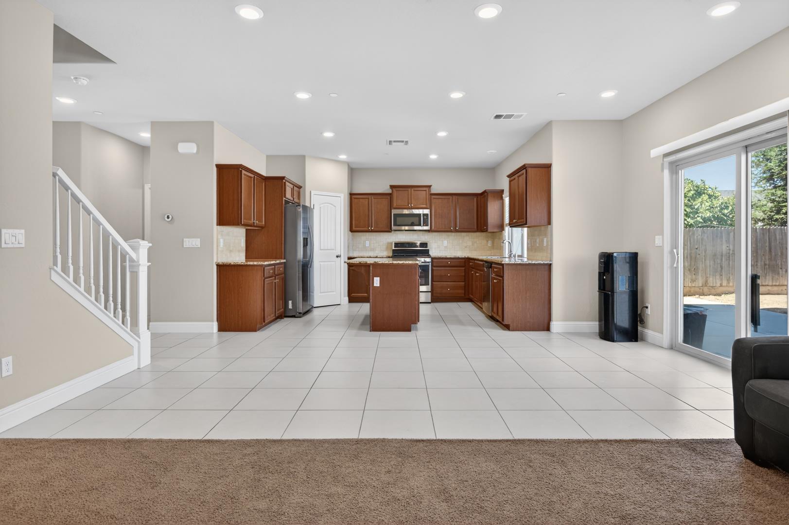 5281 N Phoenix Ave, photo 24