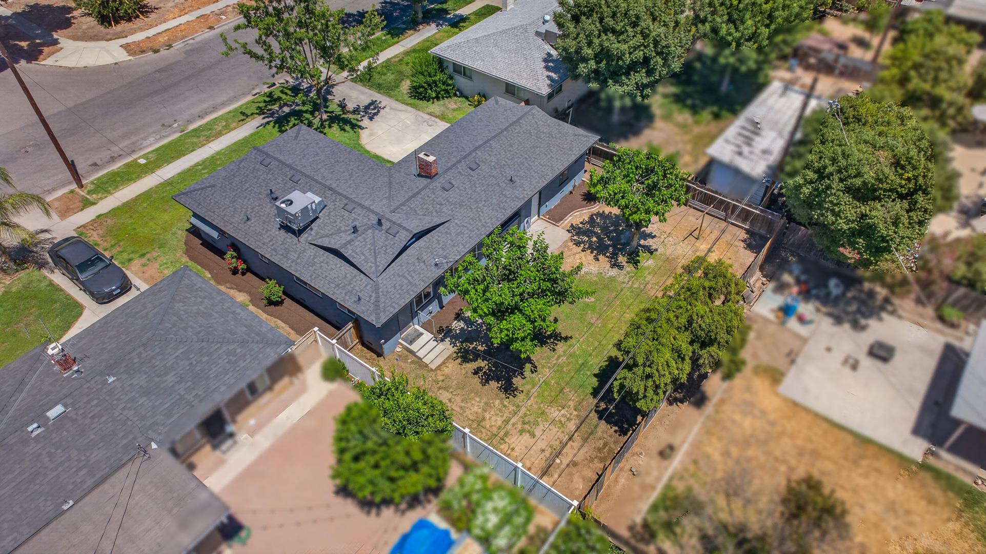 2302 E Fedora Ave, photo 9