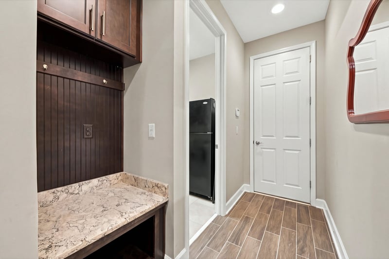Built-in desk nook, photographed by Megapixeler on Lucena Ln, Jacksonville, FL