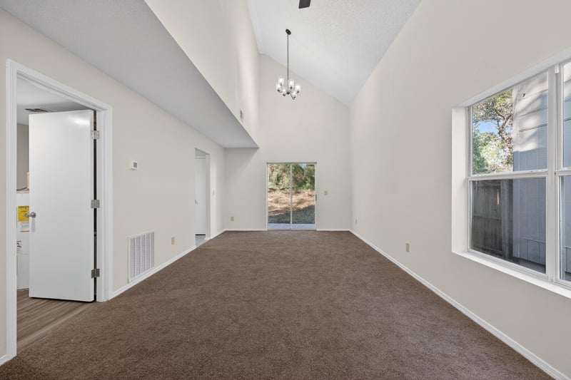 Photo 10 of 10986 Traci Lynn Dr, Jacksonville, FL 32218, photographed by Megapixeler