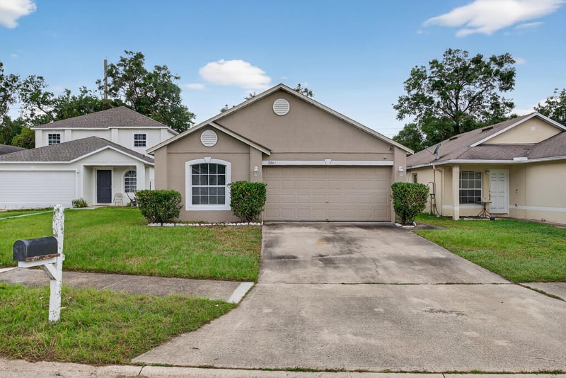 Photo 1 of 2042 Wiley Oaks Ln, Jacksonville, FL 32210, photographed by Megapixeler