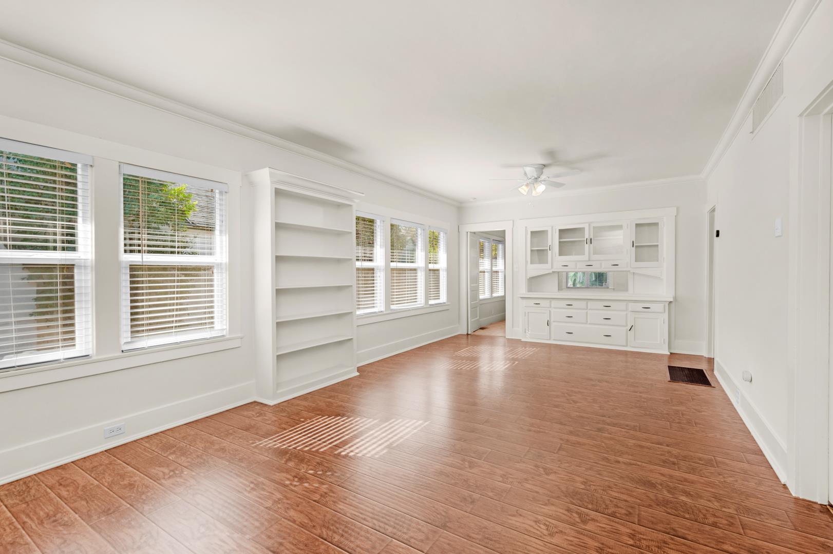 1009 N Vagedes Ave, photo 7