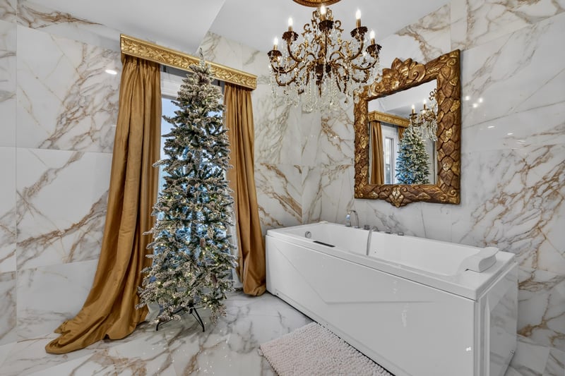 Primary Bath at 7987 Hollyridge Rd, Jacksonville, FL 32256