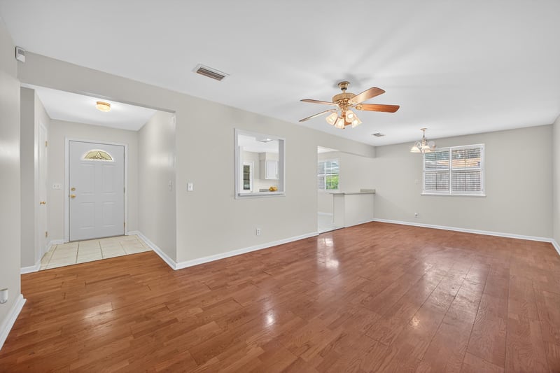 Photo 9 of 1261 Lamanto Ave E, Jacksonville, FL 32211, photographed by Megapixeler