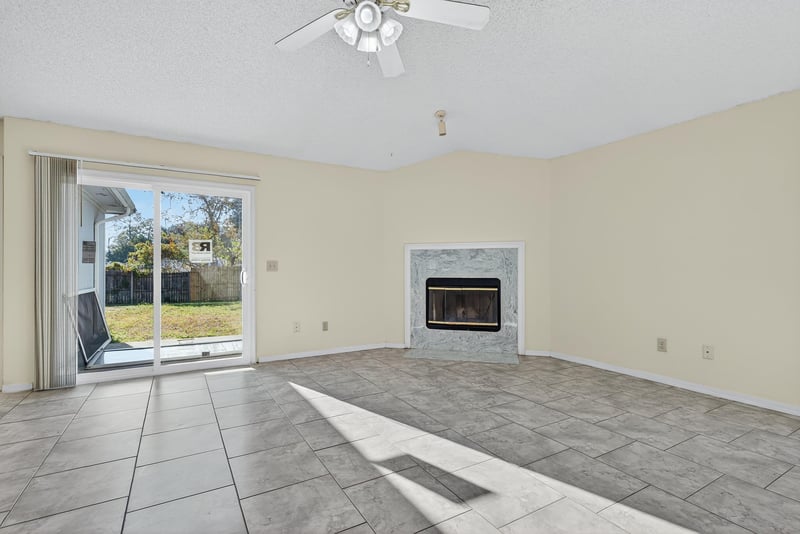 Photo 12 of 11170 Wandering Oaks Dr, Jacksonville, FL 32257, photographed by Megapixeler