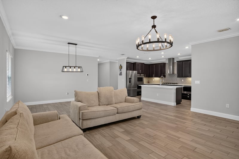 Living room looking toward the kitchen at 91 Tilloo Ct, St. Johns, FL