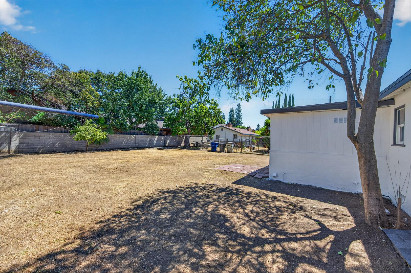680 W Sample Ave, photo 24