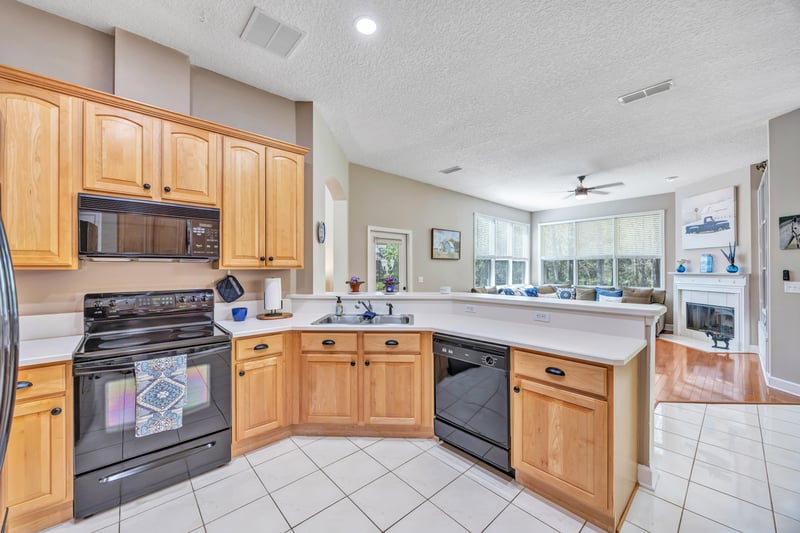 Photo 20 of 636 Wyndham Ct, Orange Park, FL 32073, photographed by Megapixeler