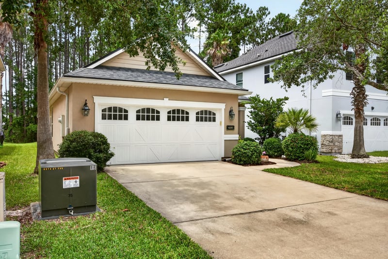 Photo 6 of 618 Briar View Dr, Orange Park, FL 32065, photographed by Megapixeler