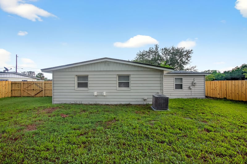Photo 29 of 10721 Indies Dr N, Jacksonville, FL 32246, photographed by Megapixeler