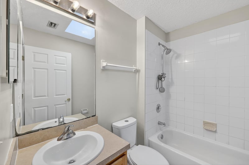 Main Bath at 9205 Redtail Dr, Jacksonville, FL 32222