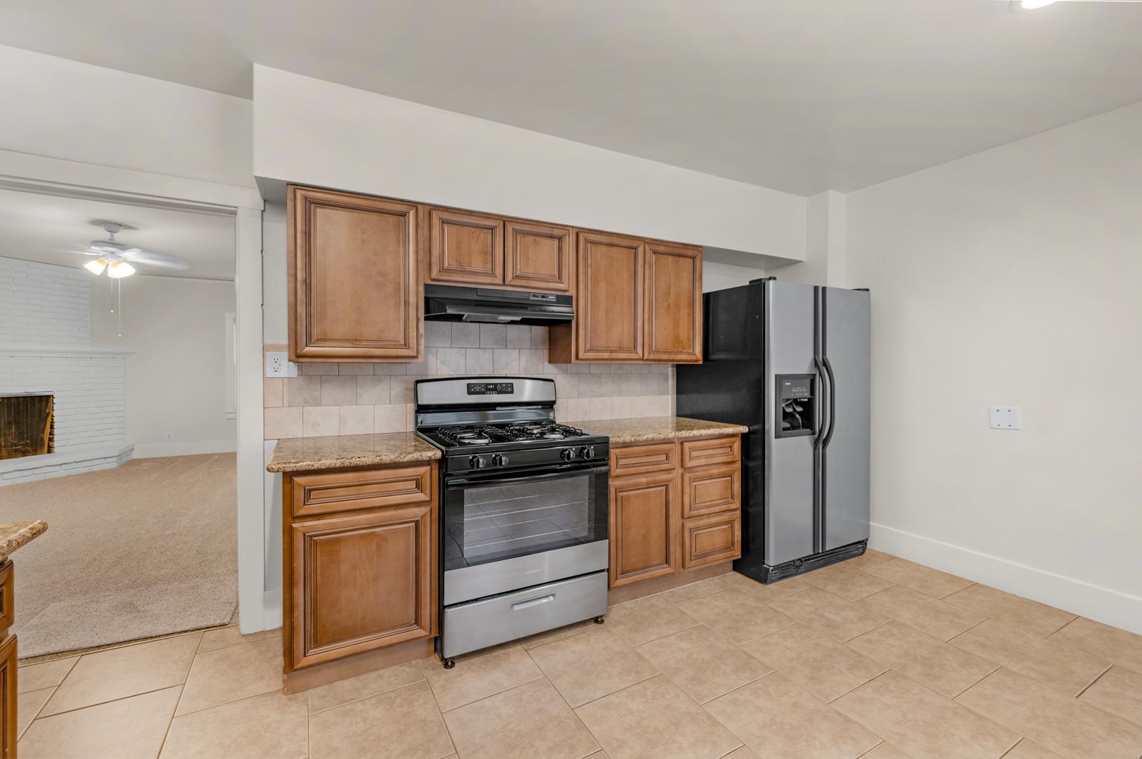 1009 N Vagedes Ave, photo 13