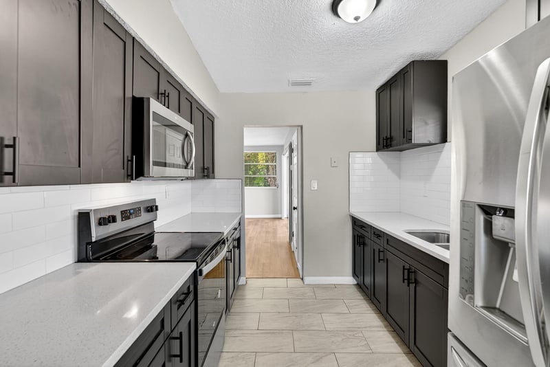 Photo 13 of 5822 Begonia Rd, Jacksonville, FL 32209, photographed by Megapixeler