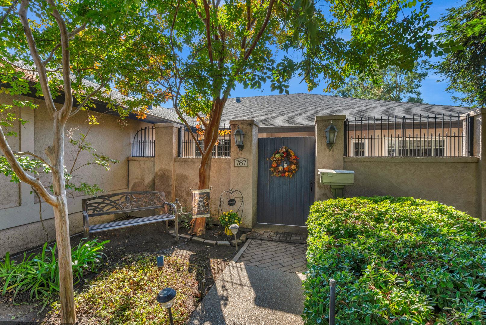 787 E Vermont Ave, photo 10