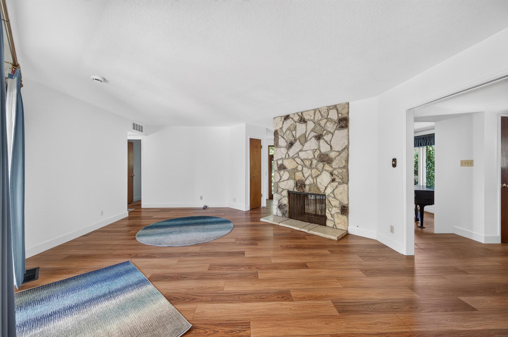 749 W Escalon Ave, photo 23