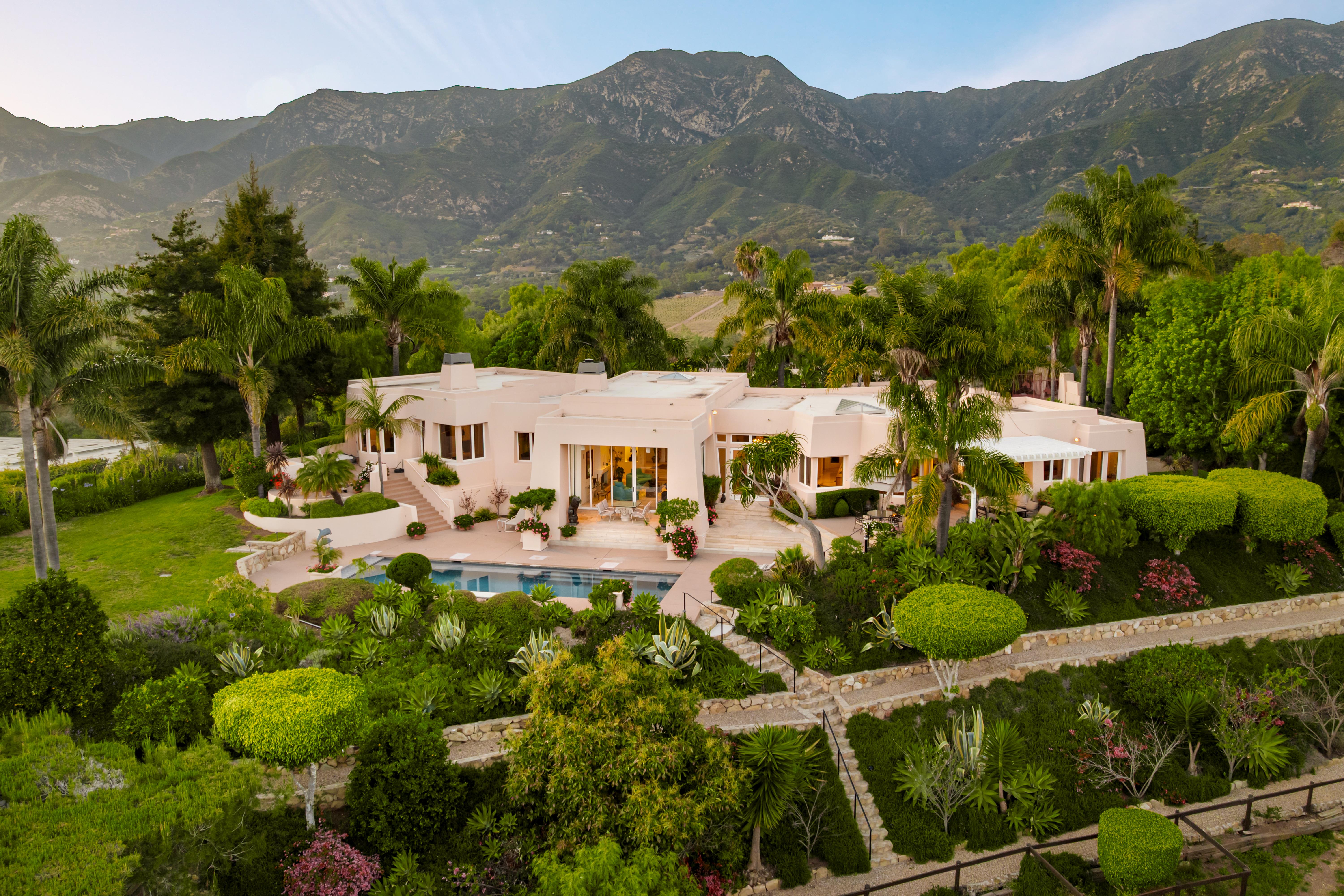 11 Hunt Drive — real estate photography by VirTour Media