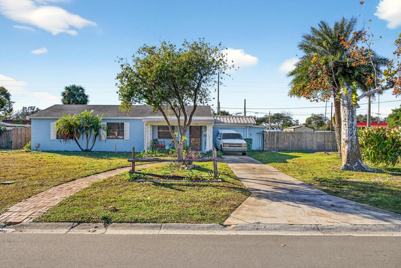 Photo 1 of 1328 14th Ave N, Jacksonville Beach, FL 32250, photographed by Megapixeler