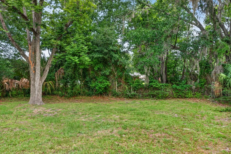 Photo 32 of 7028 Lincoln Cir W, Jacksonville, FL 32209, photographed by Megapixeler