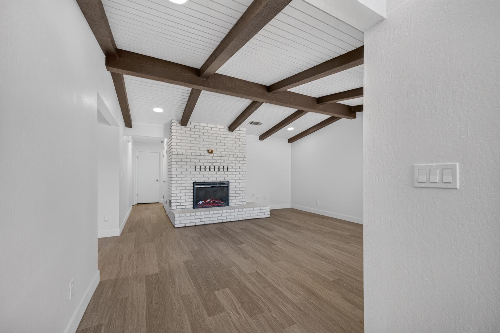 1657 Willow Ave, photo 22