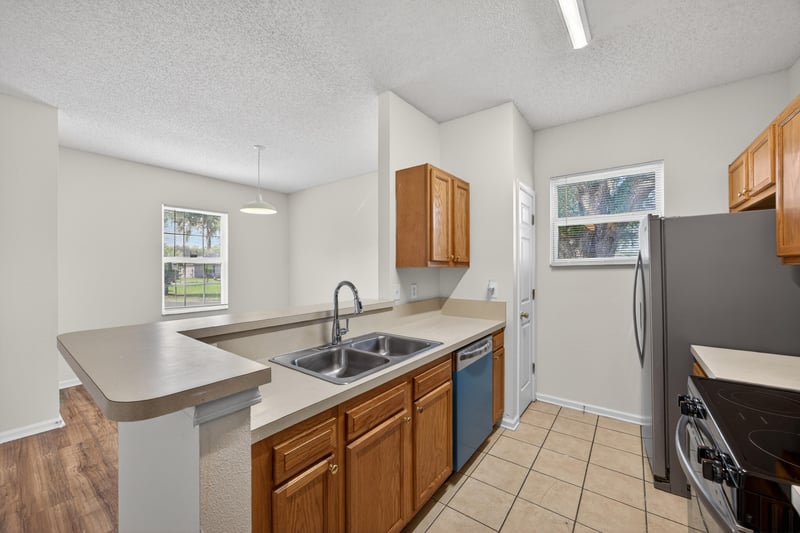 Photo 13 of 821 Oak Arbor Cir, Jacksonville, FL 32206, photographed by Megapixeler