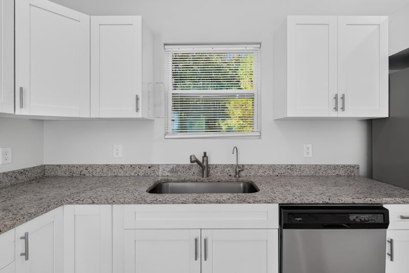 Kitchen counter and sink, photographed by Megapixeler on Lem Turner Rd, Jacksonville