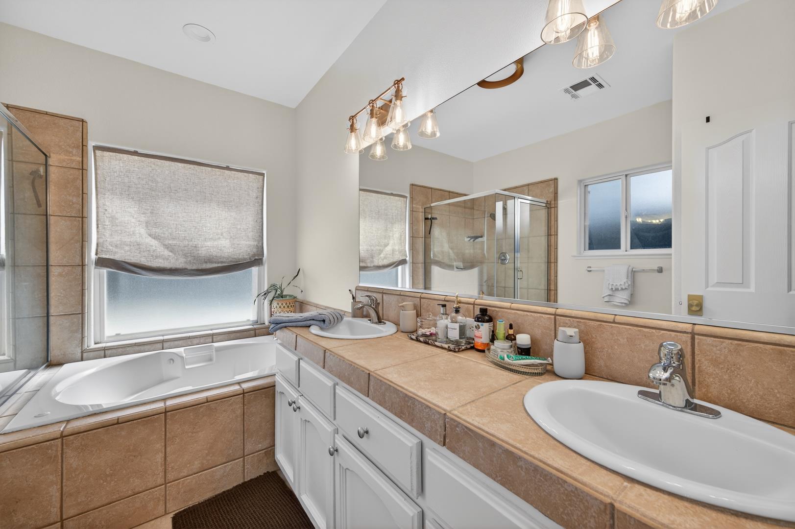 1555 Taylor Ln, photo 39