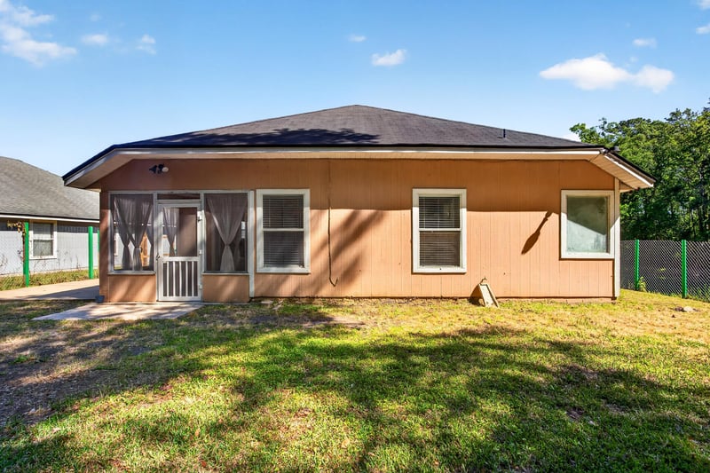 Photo 33 of 10908 Acorn Park Ct, Jacksonville, FL 32218, photographed by Megapixeler