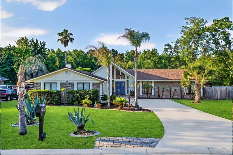 Photo 2 of 2556 Bottomridge Dr, Orange Park, FL 32065, photographed by Megapixeler
