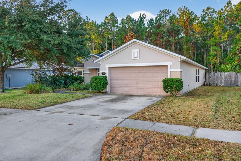 Front Right at 75277 Ravenwood Dr, Yulee, FL 32097