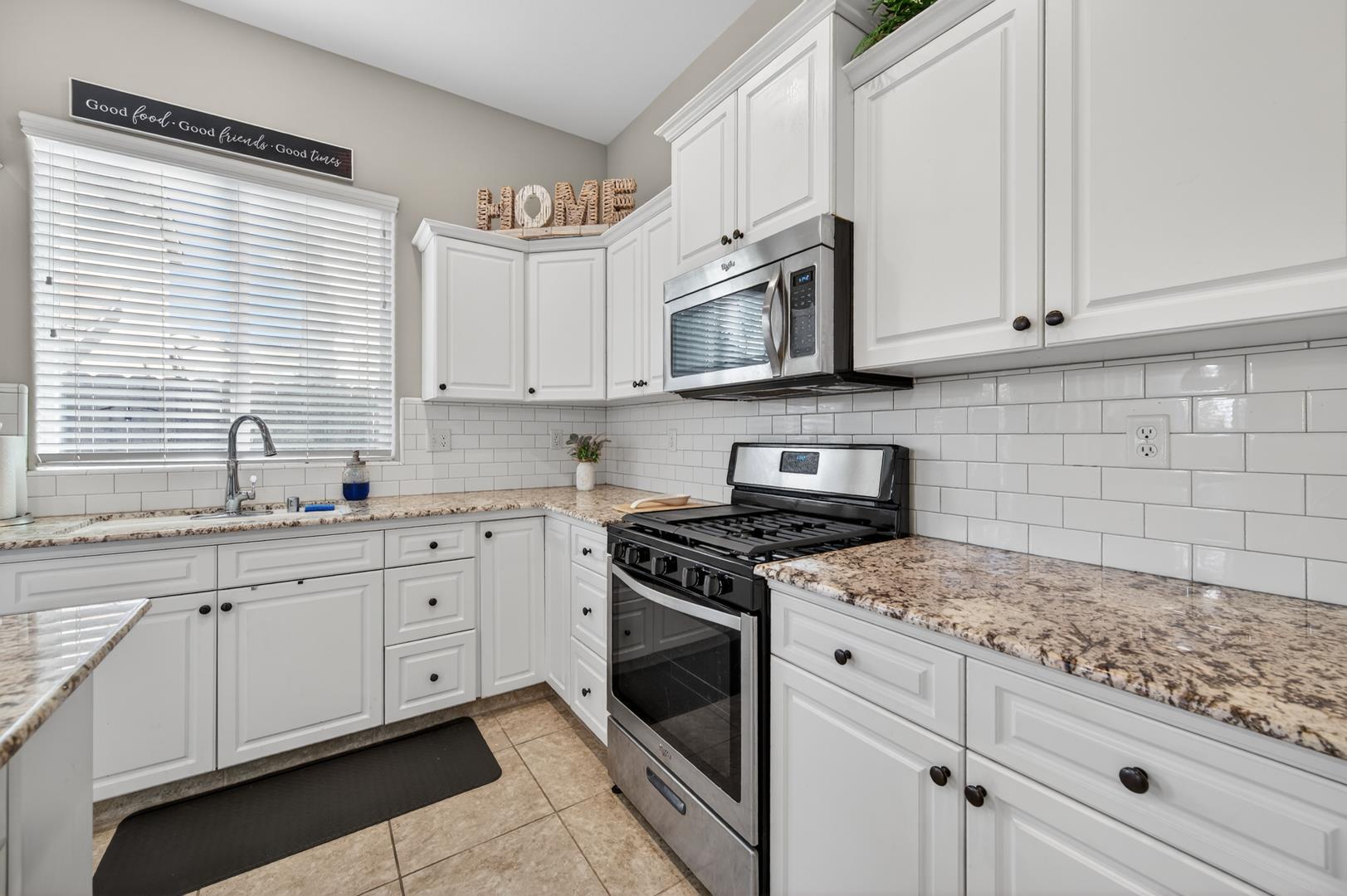 2098 Axelson Dr, photo 34