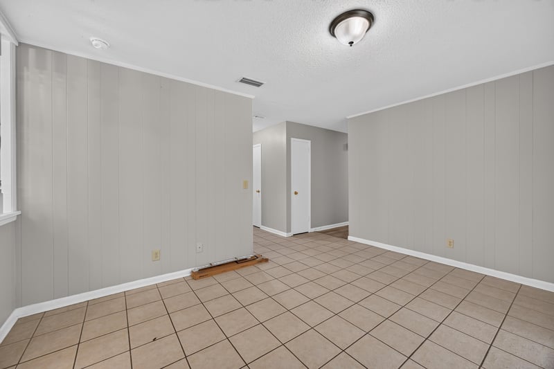 Room with tile flooring and closet door at 12351 Condor Dr
