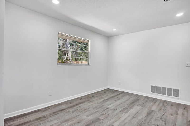 Photo 18 of 947 Grove Park Dr E, Orange Park, FL 32073, photographed by Megapixeler