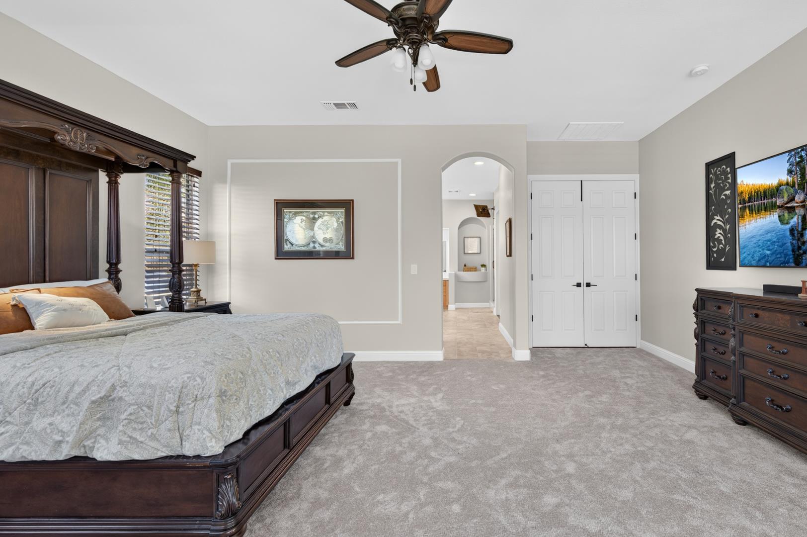 633 W Richmond Ave, photo 79