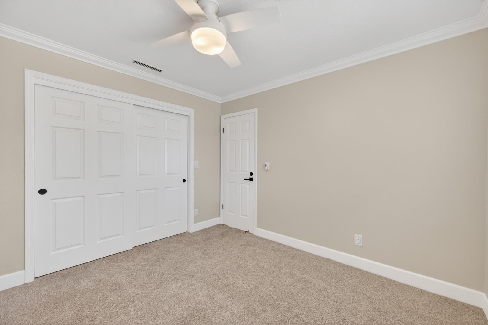 7878 N Meridian Ave, photo 37