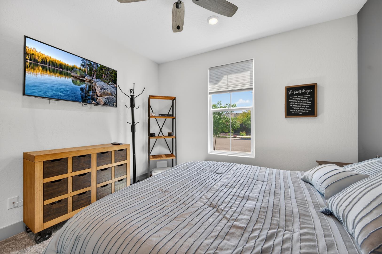 2086 N Phillip Ave, photo 65