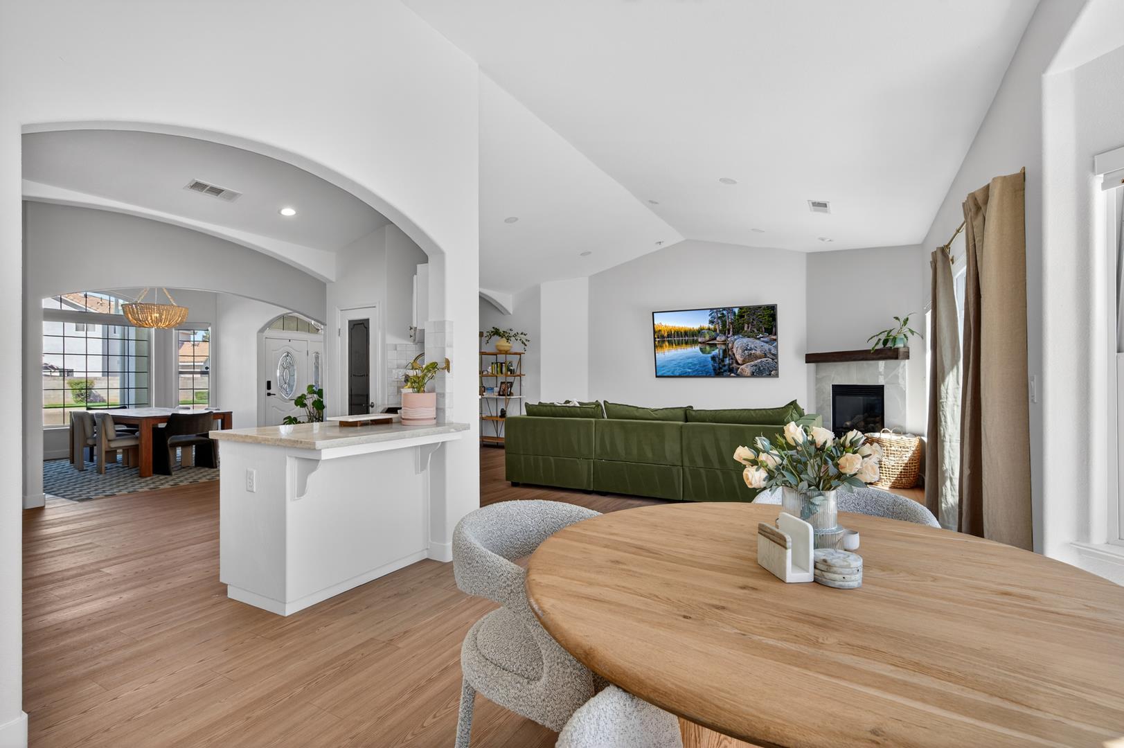 1555 Taylor Ln, photo 29