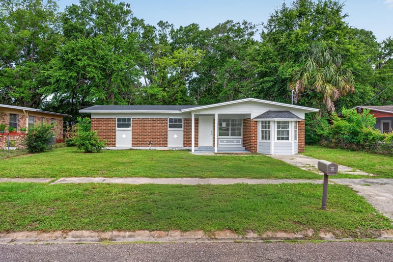 Photo 1 of 7028 Lincoln Cir W, Jacksonville, FL 32209, photographed by Megapixeler