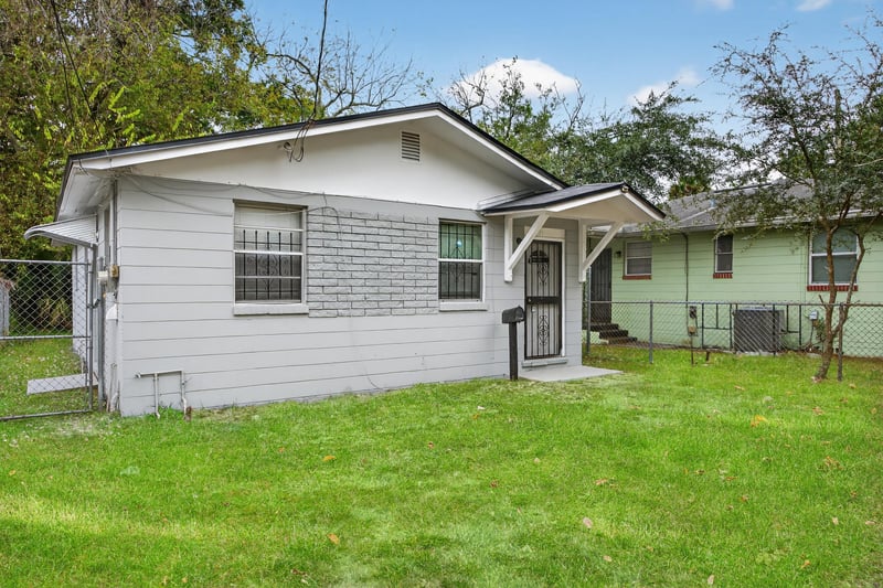 Photo 5 of 3811 Chase Ave, Jacksonville, FL 32209, photographed by Megapixeler