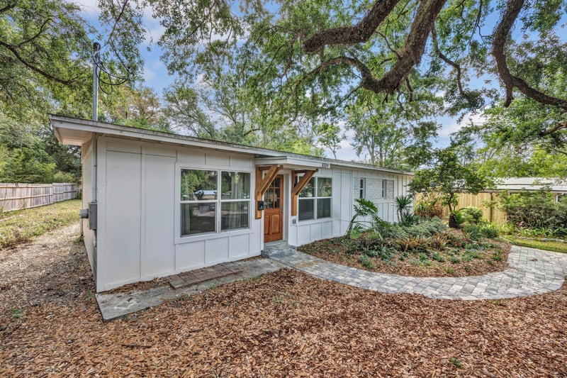 Photo 2 of 8924 Lopez Ct, Jacksonville, FL 32216, photographed by Megapixeler