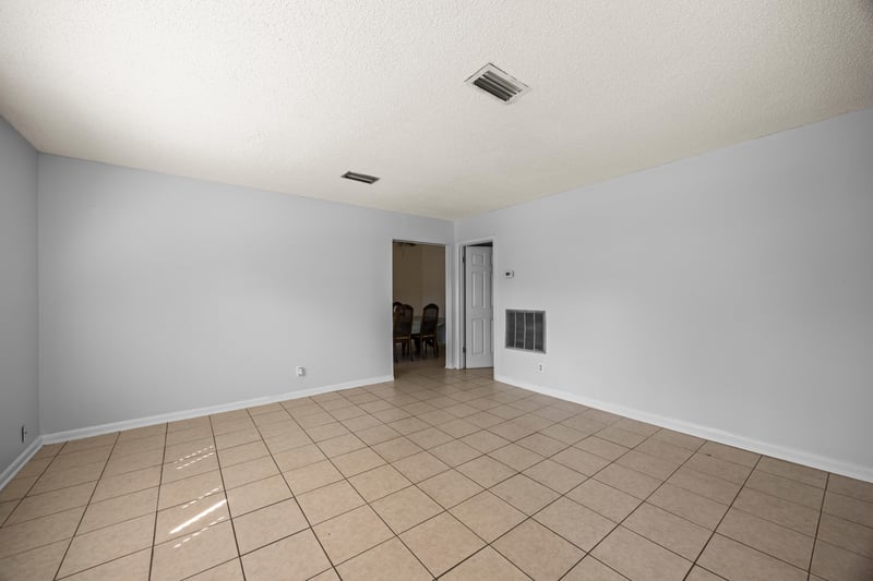 Photo 7 of 10431 Ebbitt Rd, Jacksonville, FL 32246, photographed by Megapixeler