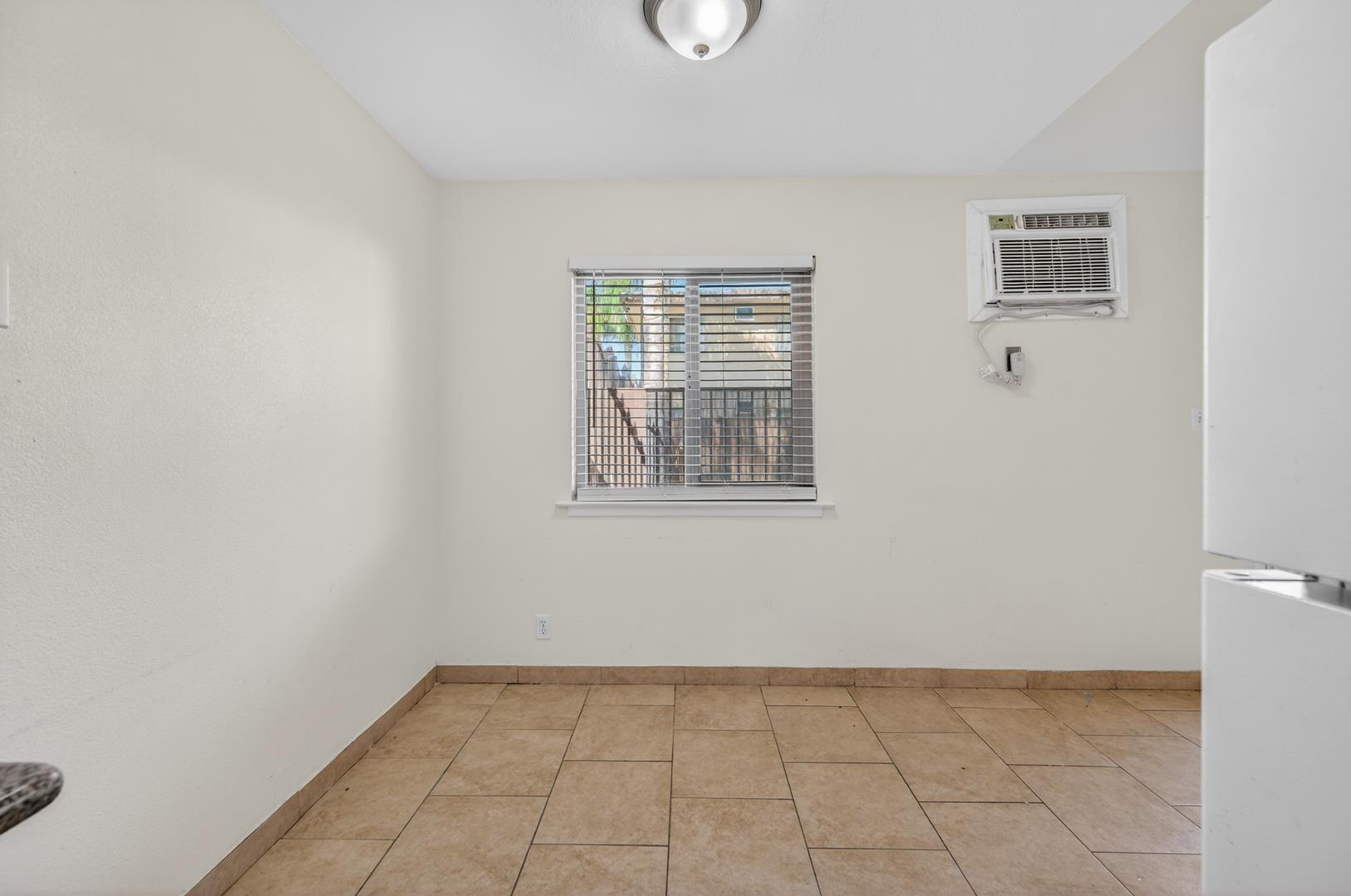 1348 E San Bruno Ave, photo 22
