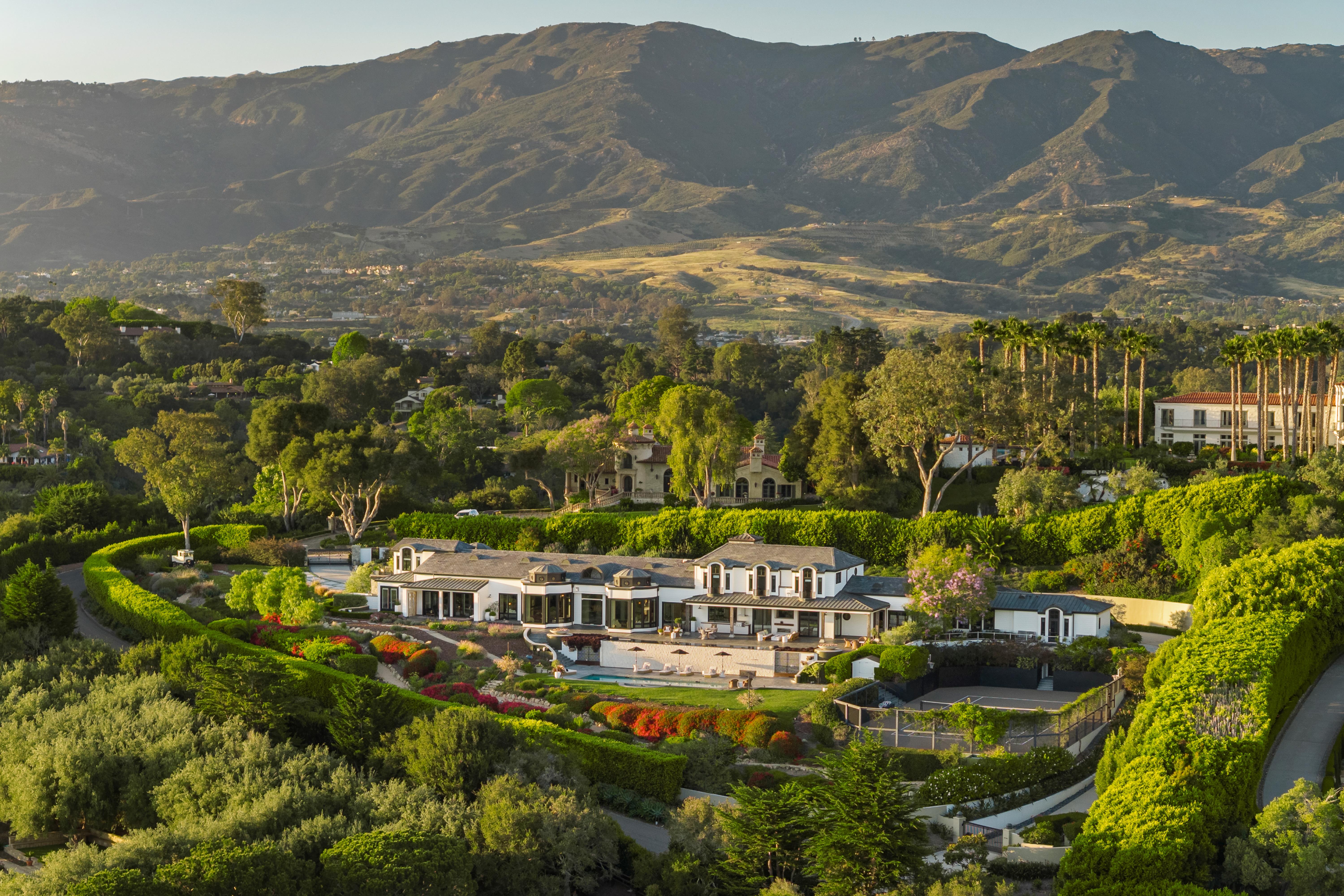 Twilight exterior of luxury residence at 4265 Cresta Ave, Santa Barbara — golden-hour facade photography along the Santa Barbara Riviera captured by VirTour Media. Our team captured twilight video and daytime and twilight reels from evening through twilight.