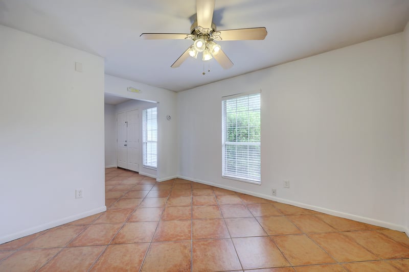 Family Room at 1012 8th St S, Jacksonville Beach, FL 32250