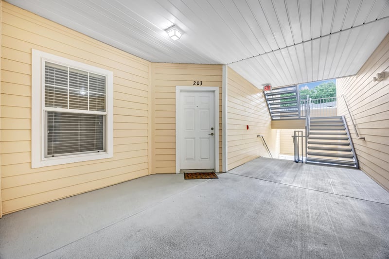 Photo 3 of 5006 Key Lime Dr, Jacksonville, FL 32256, photographed by Megapixeler