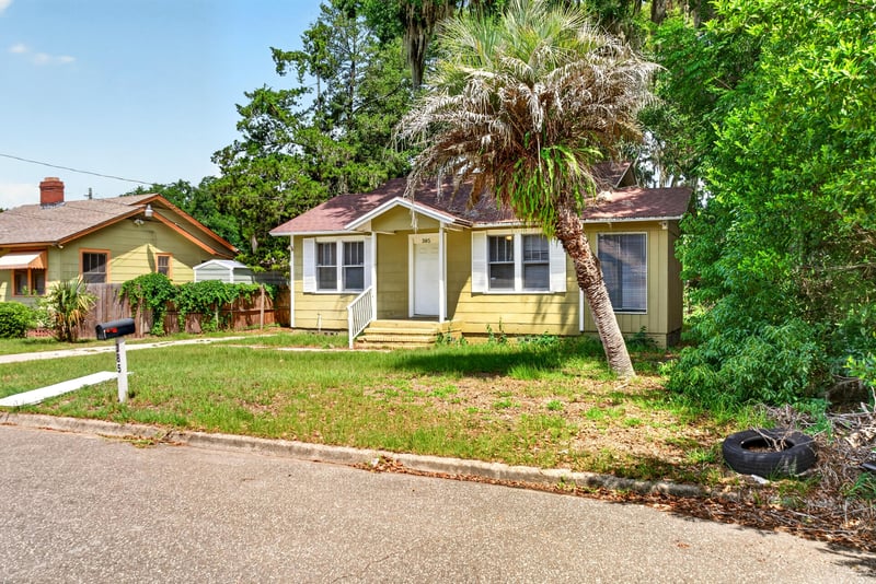 Photo 6 of 385 Duray Ct, Jacksonville, FL 32208, photographed by Megapixeler